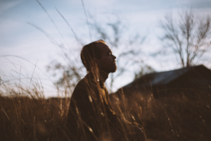 meditação no campo